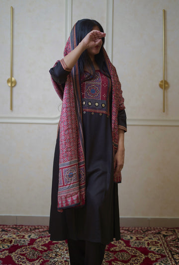 Soft Cotton Crimson Suit Set With Ethnic Print Duppatta - Black